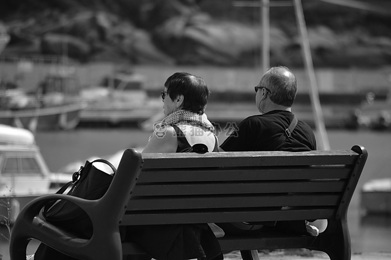 银行 夫妇 讨论