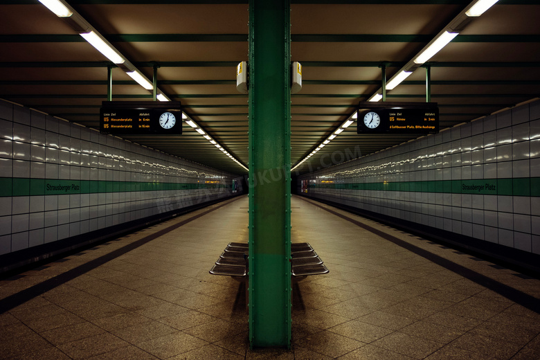 地下列车车站站台图片