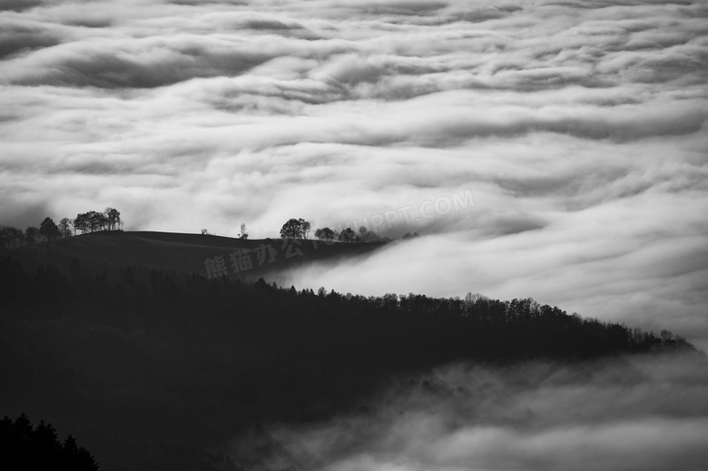 云海黑白风景图片