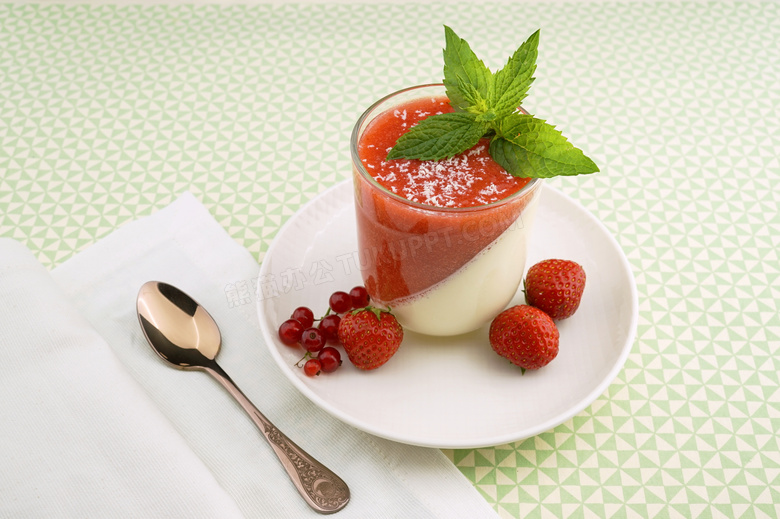 草莓甜品图片