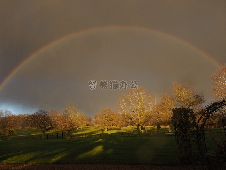 彩虹 暴风雨