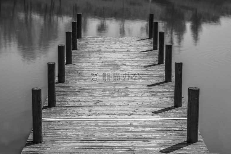 黑白 湖 码头