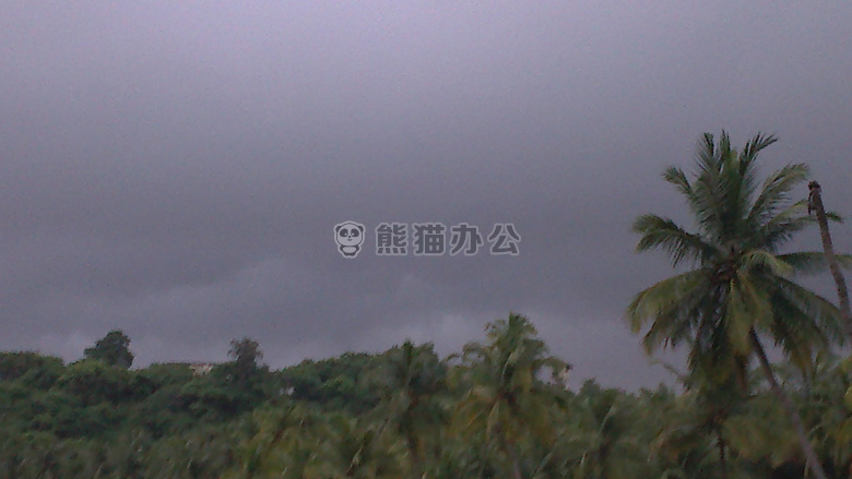 平静的 之前 暴风雨