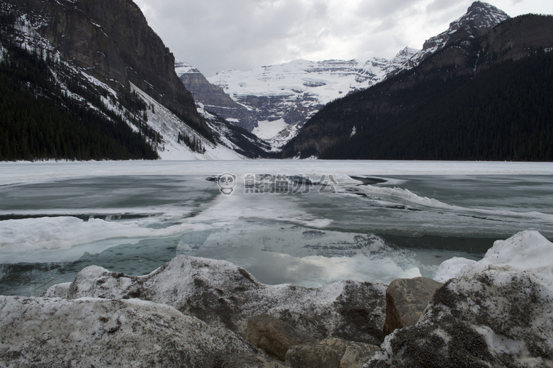 加拿大 清楚的 水