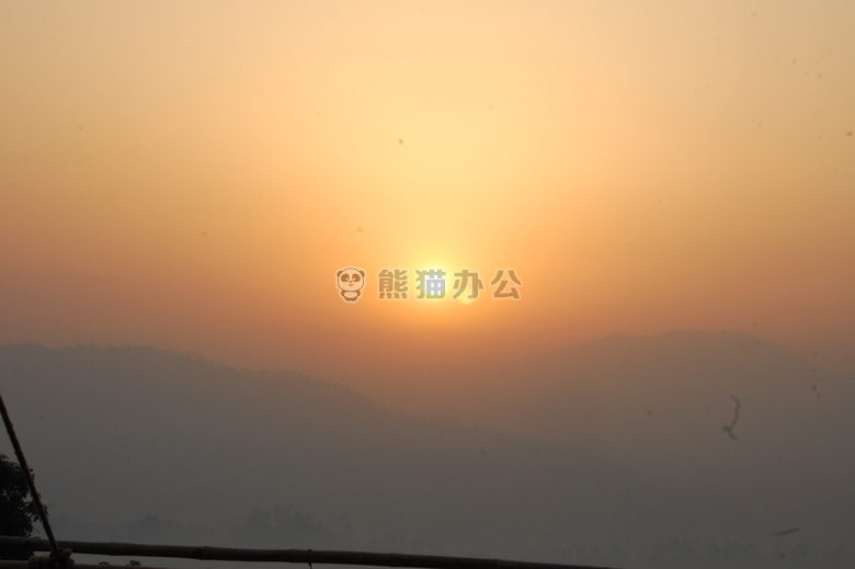 早晨 山 太阳