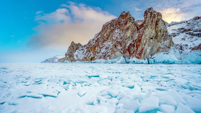 山下海边冰川景观高清摄影图片