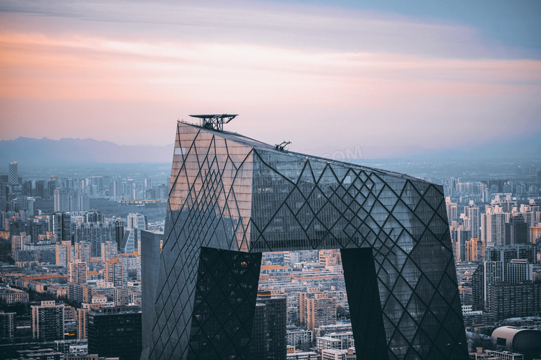 黄昏晚霞与城市建筑物摄影高清图片