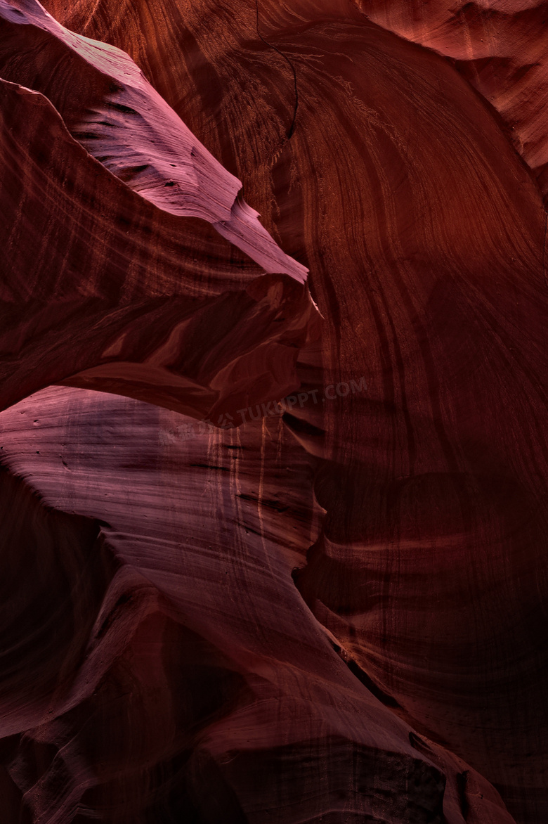 红色岩洞景观风光主题摄影高清图片