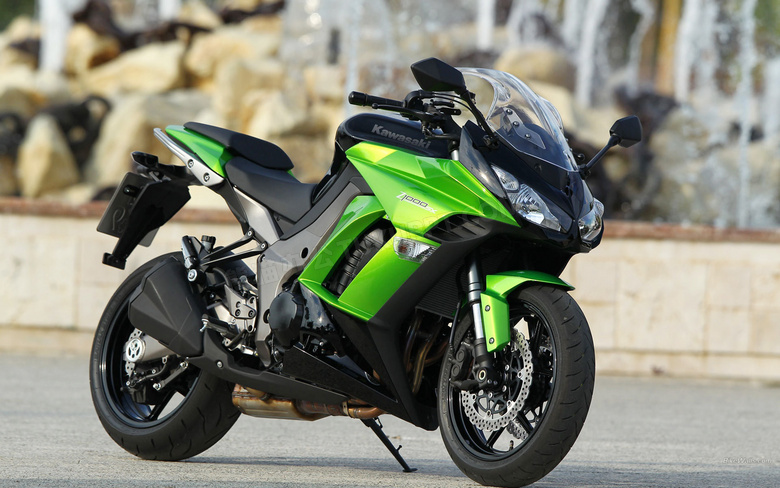 绿色摩托车高清摄影图片