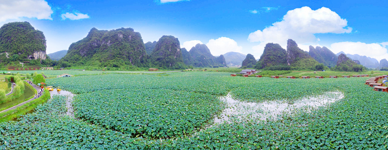 九龙峰林莲湖美景摄影图片