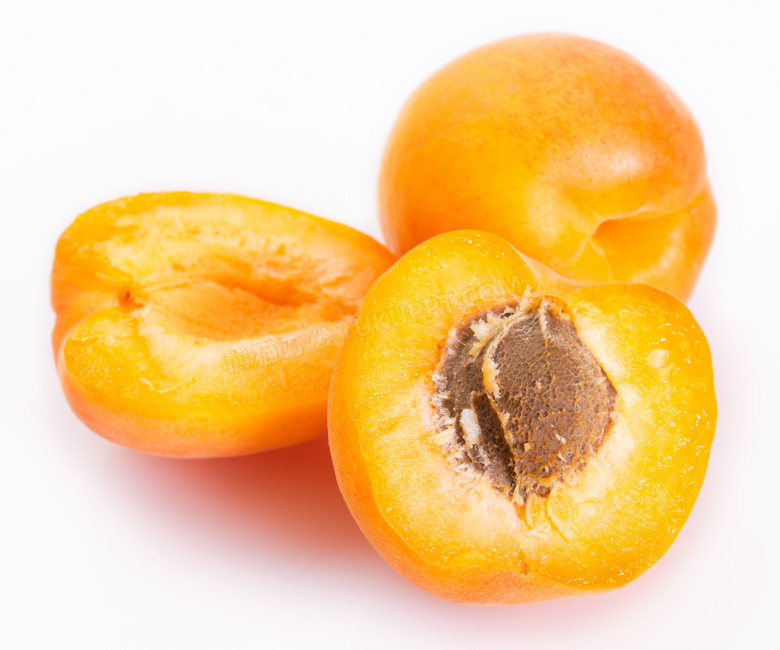 可清晰看到果肉果核的黄杏高清图片