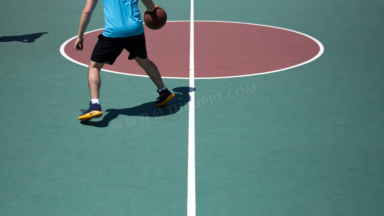 在运球的篮球运动人物摄影高清图片
