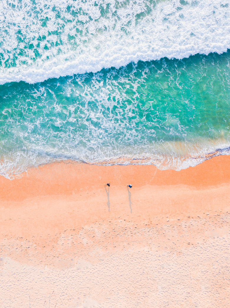 沙滩与海上的波浪鸟瞰摄影高清图片