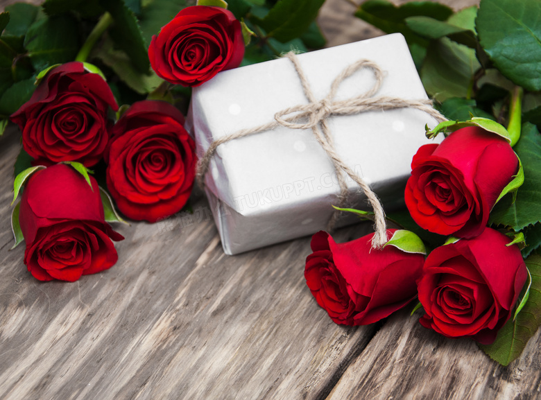 玫瑰花与纸包装的盒子摄影高清图片