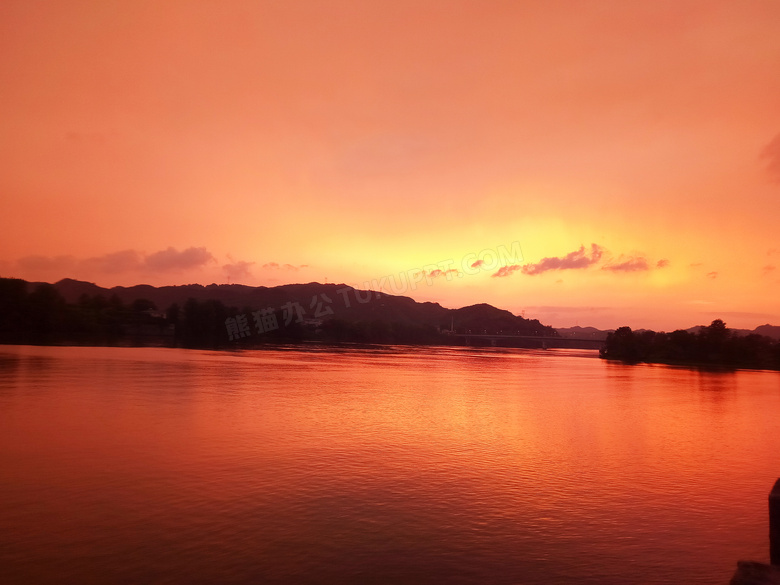 湖边夕阳美景高清摄影图片