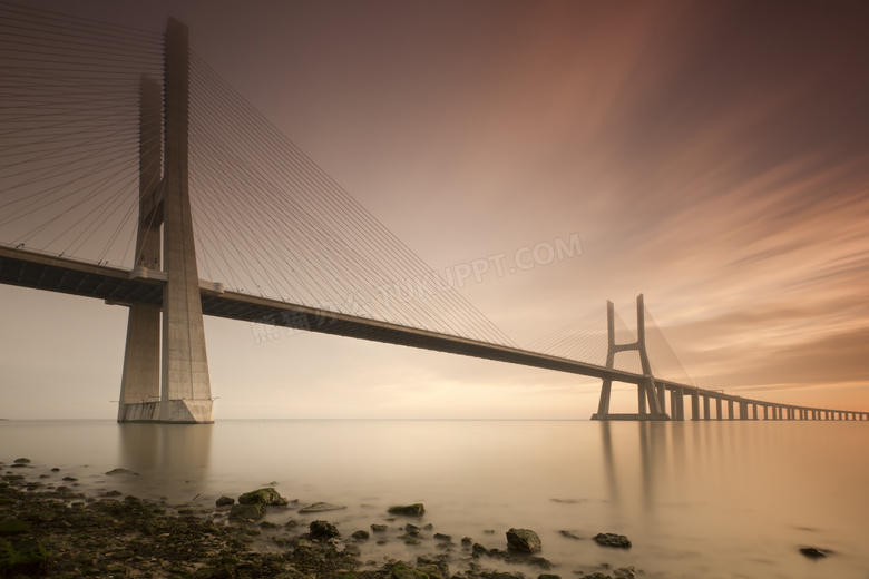 黄昏时分跨海大桥风光摄影高清图片