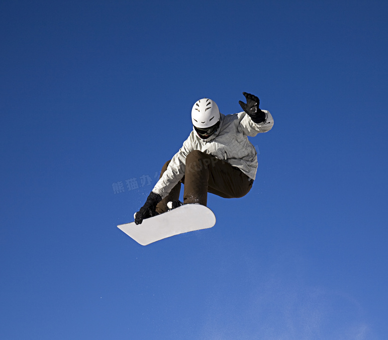 蔚蓝天空滑雪运动人物摄影高清图片