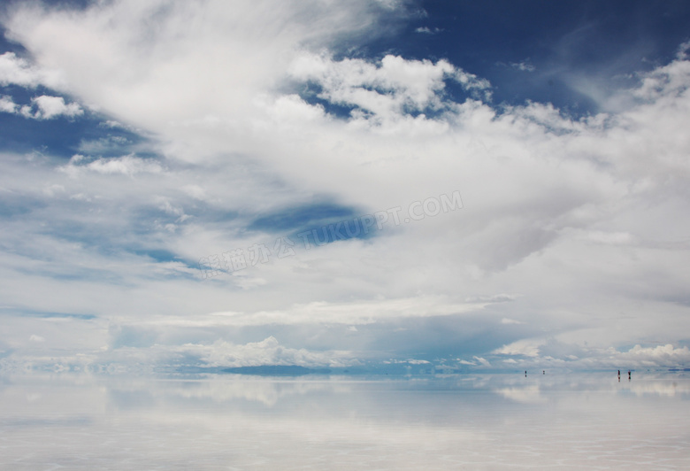 蓝天白云与镜面般大海摄影高清图片