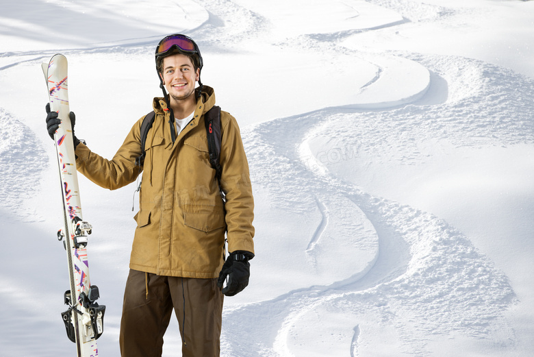 站在雪地上的滑雪人物摄影高清图片