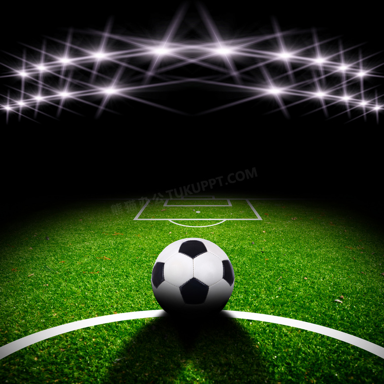 灯光聚焦下的球场足球创意高清图片