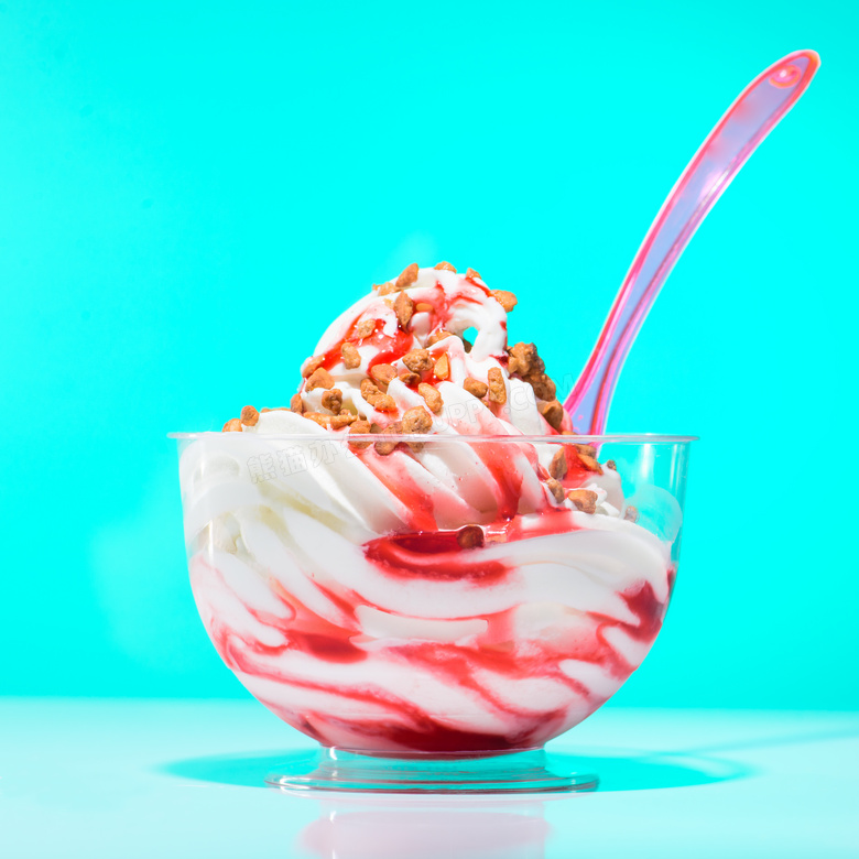 碗里的美味冰淇淋甜点摄影高清图片
