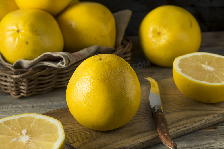 水果刀与黄色柠檬特写摄影高清图片