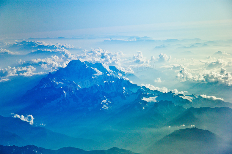 山顶美丽的云海摄影图片