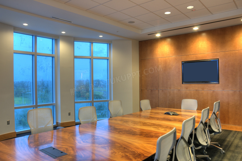 房间长条会议桌与椅子摄影高清图片