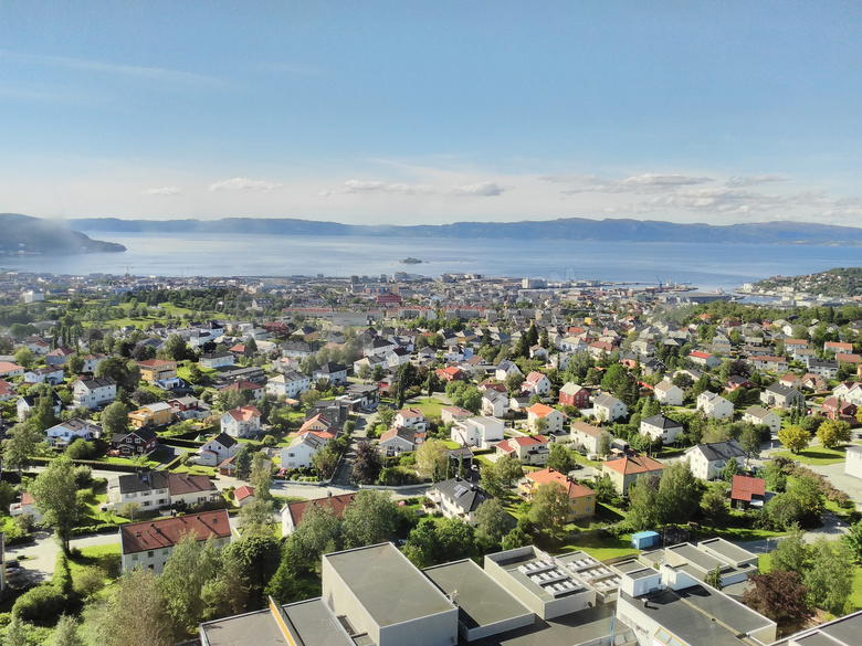 挪威海滨城市全景摄影图片