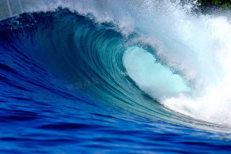 海面上的波浪自然风光摄影高清图片
