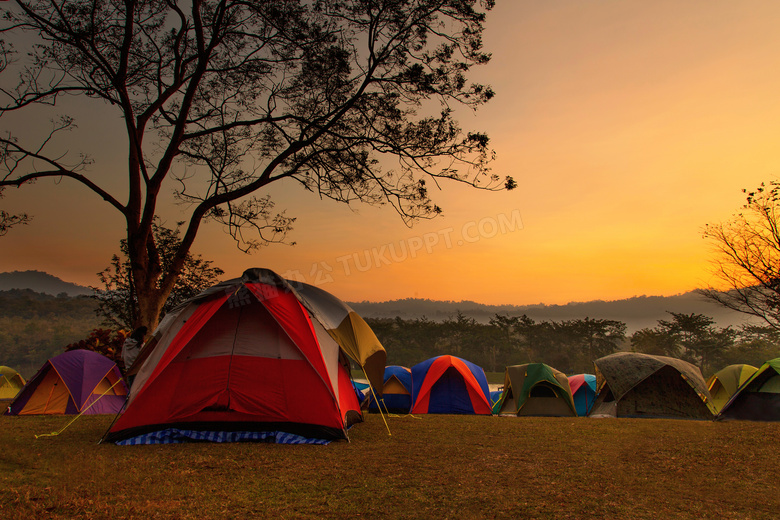 在露营地上的很多帐篷摄影高清图片