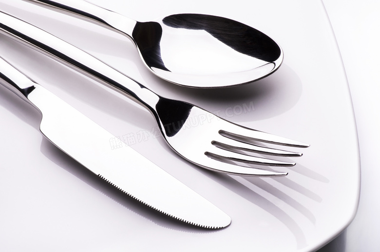 西餐适用汤匙与刀叉等餐具高清图片