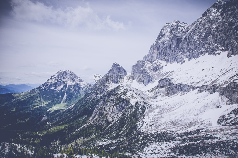 寒冷的 景观 山