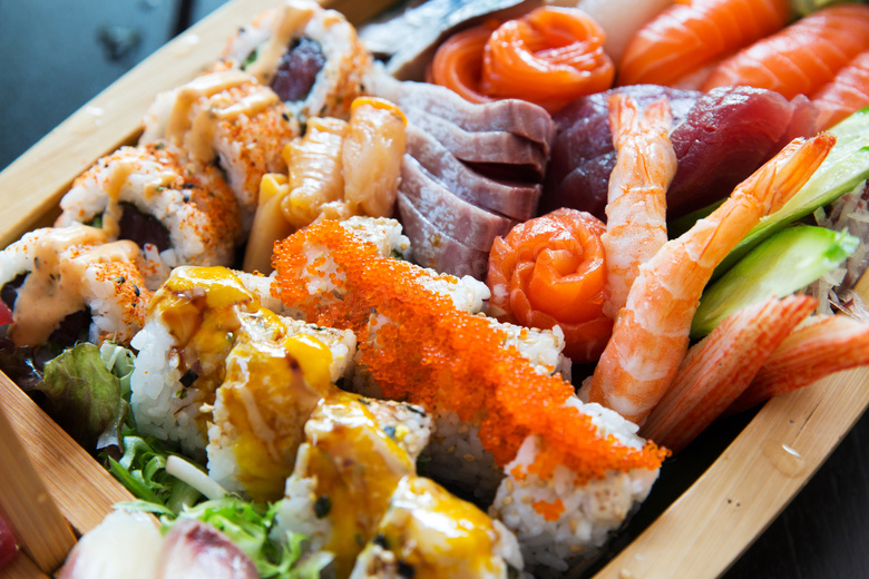 鱼生刺身与寿司等日料摄影高清图片