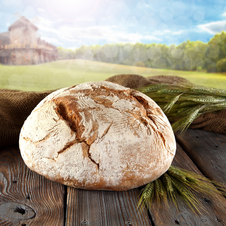 全麦面包与麦穗等特写摄影高清图片