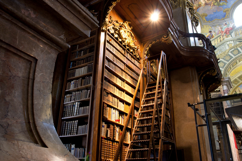 欧式风格的图书馆内景摄影高清图片