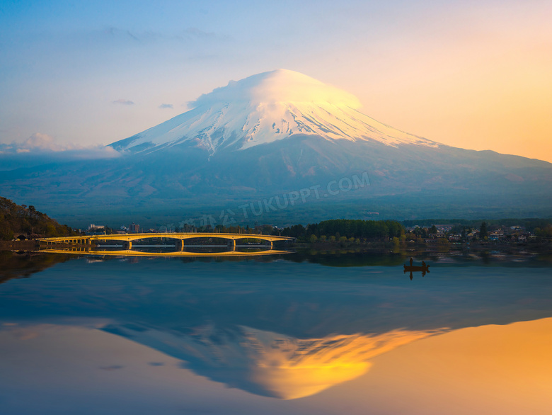 富士山下的湖泊桥梁等摄影高清图片