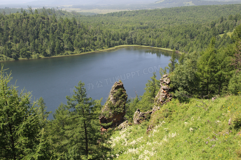 阿尔山山间湖泊景色摄影图片