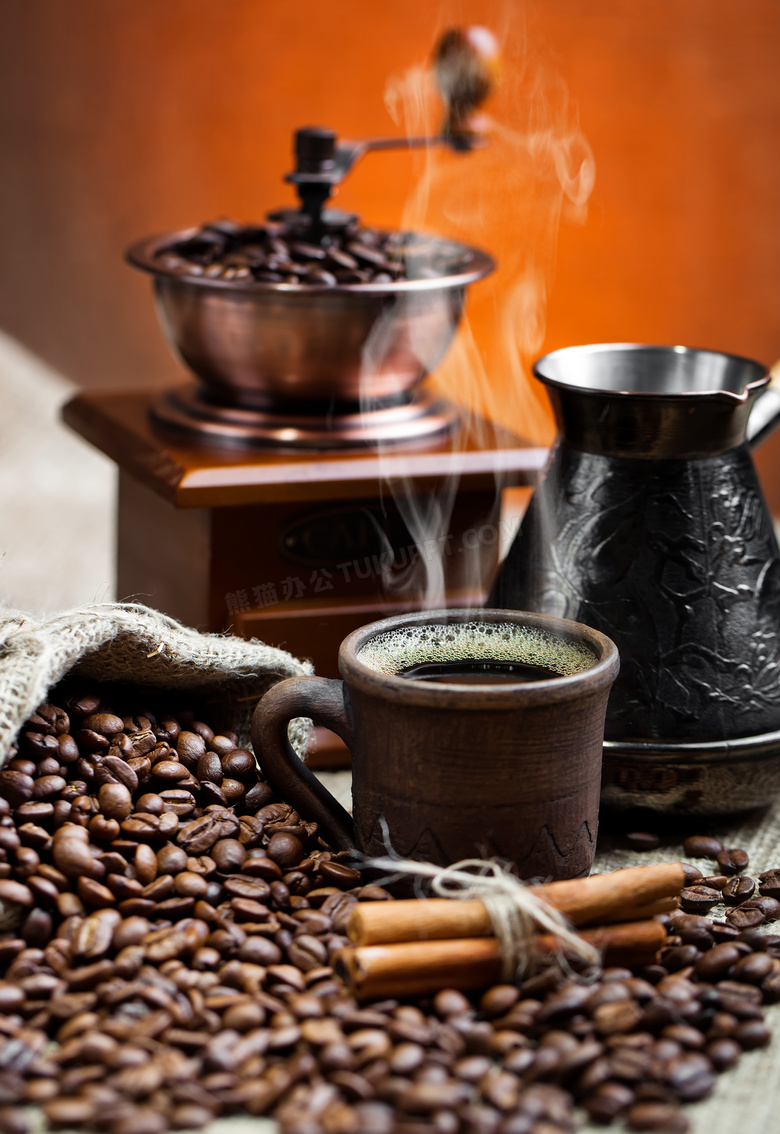 咖啡研磨机与咖啡杯子摄影高清图片