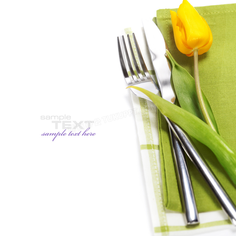 一支玫瑰花与刀叉餐具摄影高清图片