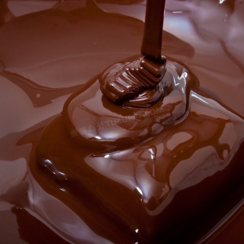 正在加工的巧克力特写摄影高清图片