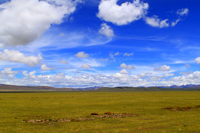 蓝天白云下的青藏高原摄影图片