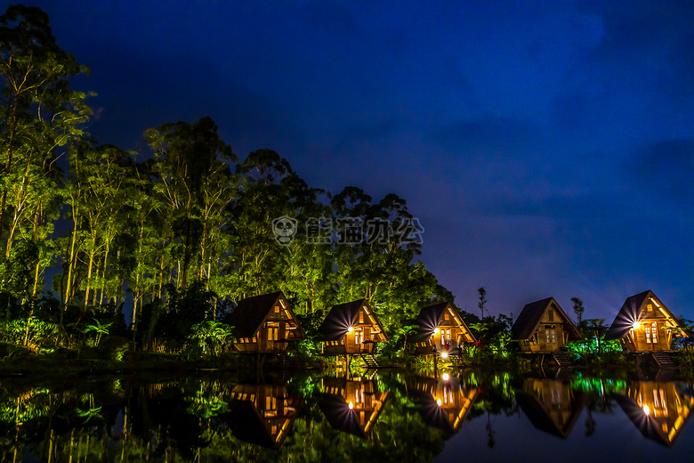 黑暗的 小屋 湖