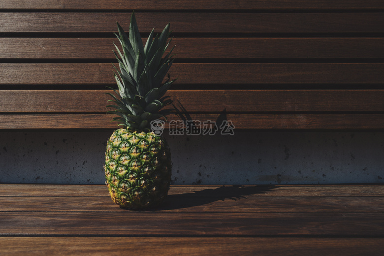 长凳 水果 菠萝