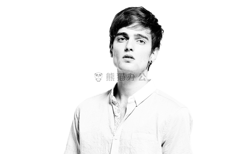 黑白 按钮 衬衫