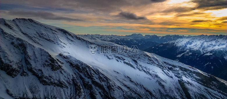 阿尔卑斯山脉 寒冷的 黎明