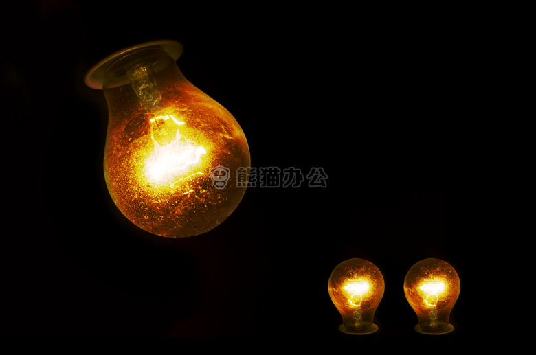 球型 明亮的 电灯泡