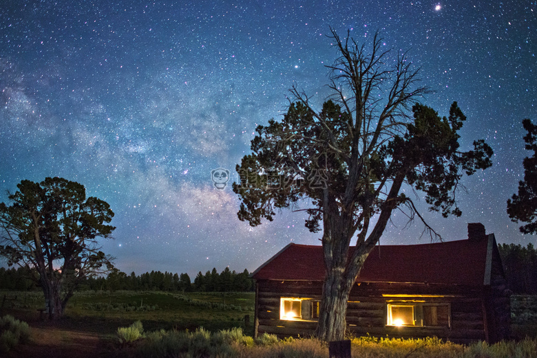 小屋 宇宙 傍晚