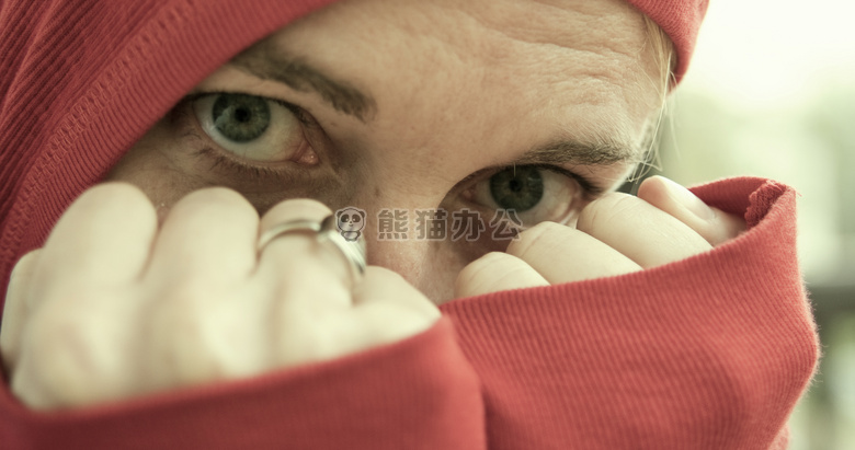 成人 眼睛 面对