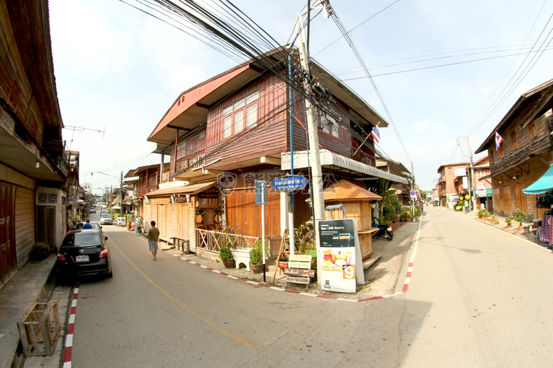 城市 日光 建立